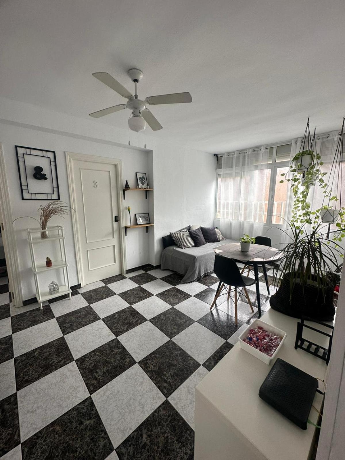 פואנגירולה Habitacion 3 - 3 Planta Sin Ascensor En Piso Compartido No Es Piso Entero! מראה חיצוני תמונה